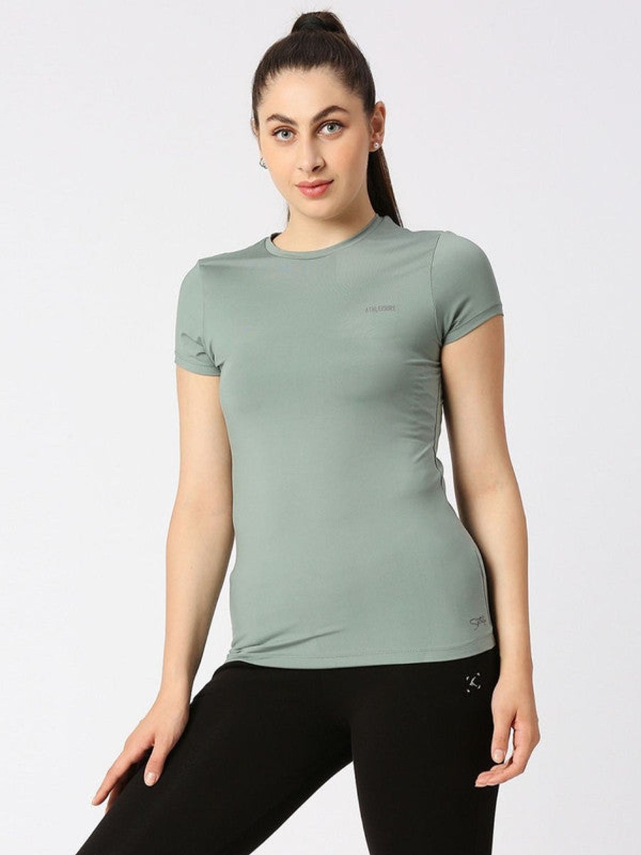 Sportswear Lovable | Women Solid Top - Fly Tech Tee-Eo Green